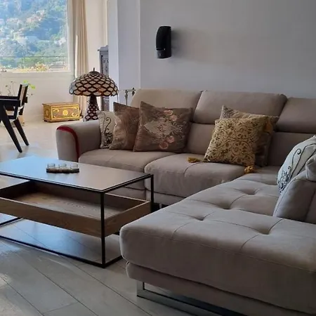 Wonderful Duplex With A View Over Villefranchemer